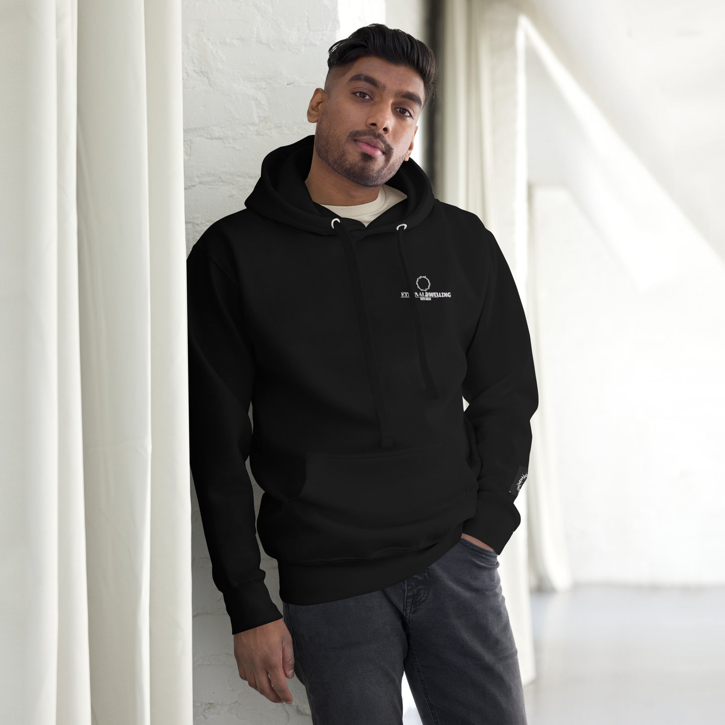 TITUS HOODIE
